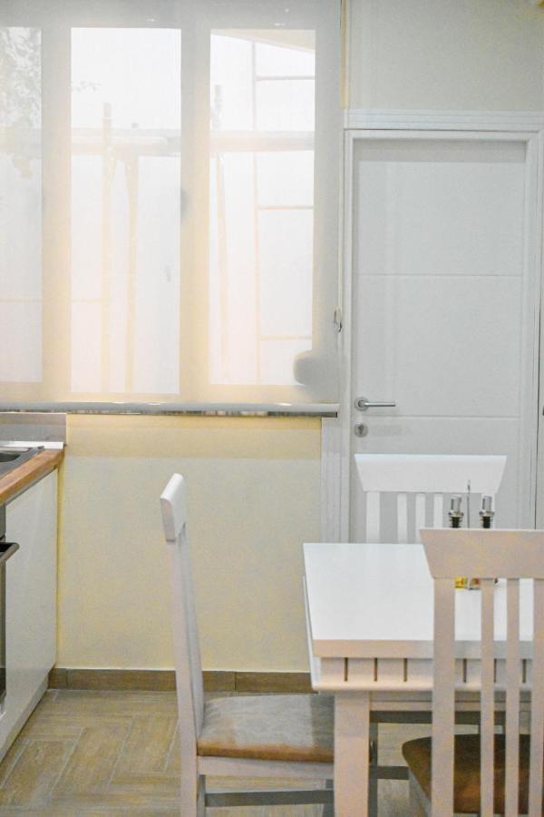 Delmar Apartment