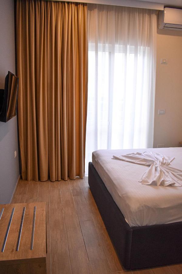 Delmar Apartment *